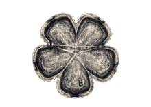 Charger l'image dans la visionneuse de la galerie, Vue arrière de la broche Camélia