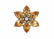 Load image into Gallery viewer, Daffodil Champagne Crystal Brooch