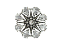 Charger l'image dans Gallery viewer, Zinnia Transparent Crystal Brooch 
